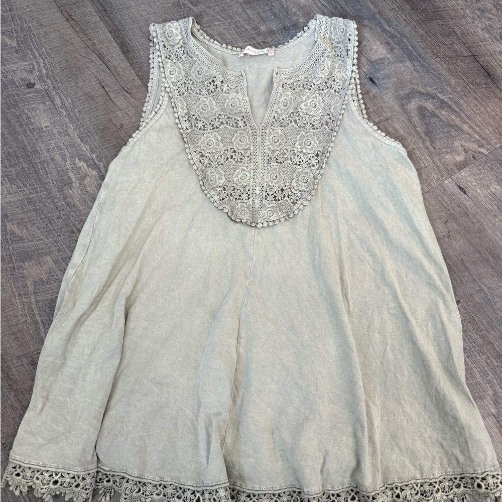 Altar'd State Lace Detail Sleeveless Blouse - Light Gray